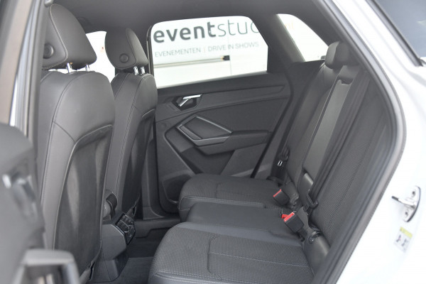 Audi Q3 35 TFSI 3x S-line. ACC, Camera, Matrix, Dodehoek, Stoelverw!
