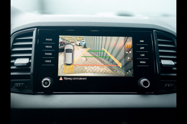 Škoda Karoq 1.5 TSI ACT Sportline Business | Elk. A-klep | Camera | Lane Assist | Stoel & Stuur verw. | Prijs Rijklaar!!