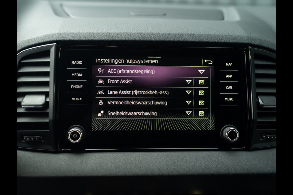 Škoda Karoq 1.5 TSI ACT Sportline Business | Elk. A-klep | Camera | Lane Assist | Stoel & Stuur verw. | Prijs Rijklaar!!