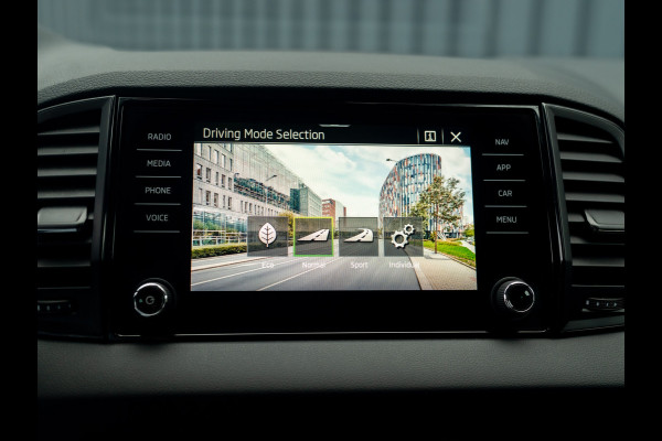 Škoda Karoq 1.5 TSI ACT Sportline Business | 360 Camera | Side Assist | Canton | Elk. A-klep | Prijs Rijklaar!!