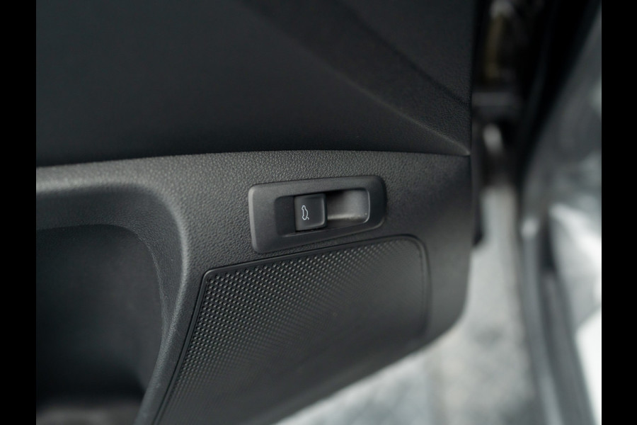 Škoda Karoq 1.5 TSI ACT Sportline Business | 360 Camera | Side Assist | Canton | Elk. A-klep | Prijs Rijklaar!!