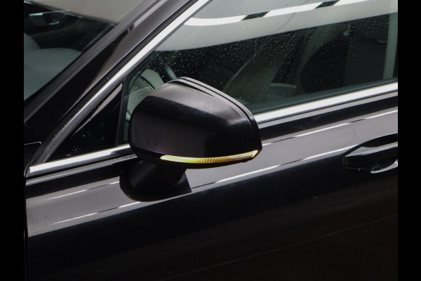 Volvo V60 2.0 T5 Sport (APPLE CARPLAY,NAVI,CAMERA,SPORTSTOELEN,LED,PDC,GETINT,NETTESTAAT)