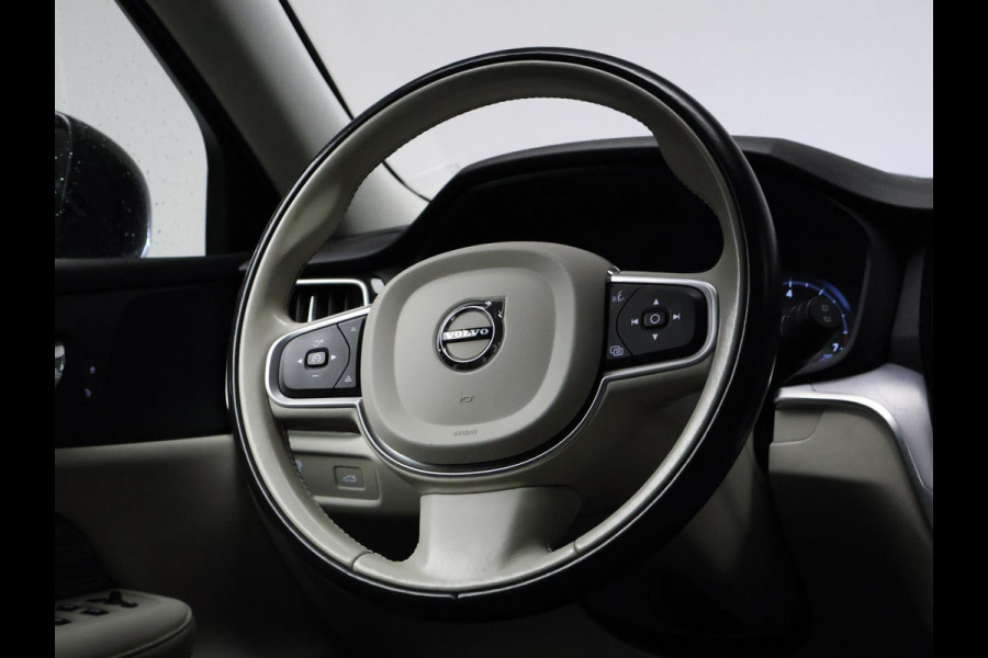 Volvo V60 2.0 T5 Sport (APPLE CARPLAY,NAVI,CAMERA,SPORTSTOELEN,LED,PDC,GETINT,NETTESTAAT)