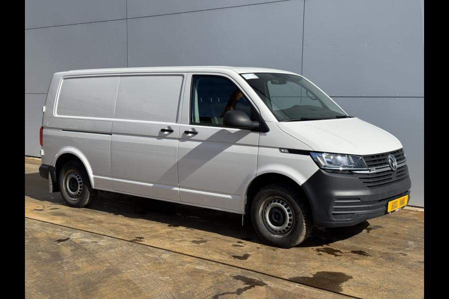Volkswagen E-Transporter 113PK L2H1 138KM WLTP Trekhaak 100% Elektrisch Transporter Airco Stoelverwarming Parkeersensoren