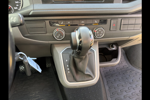 Volkswagen E-Transporter 113PK L2H1 138KM WLTP Trekhaak 100% Elektrisch Transporter Airco Stoelverwarming Parkeersensoren