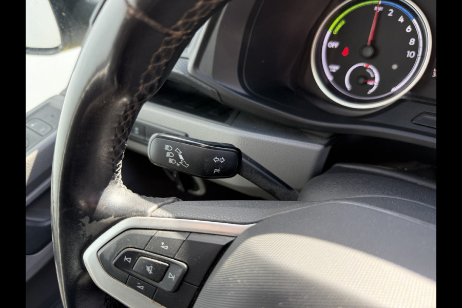 Volkswagen E-Transporter 113PK L2H1 138KM WLTP Trekhaak 100% Elektrisch Transporter Airco Stoelverwarming Parkeersensoren