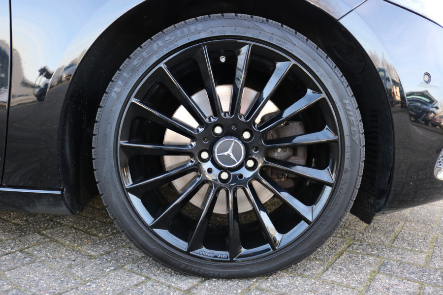 Mercedes-Benz A-Klasse 220 Autom Xenon Navi Leder Widesreen Ecc 191PK Bj:2019