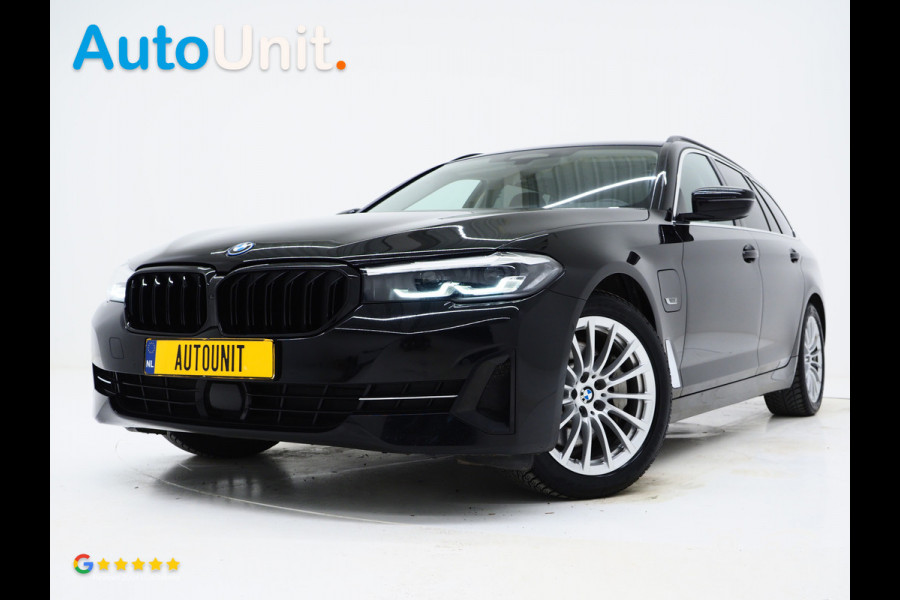 BMW 5 Serie Touring 530e xDrive | Leder | Trekhaak | Camera | Adaptive Cruise | Stoelverwarming | DAB | Carplay