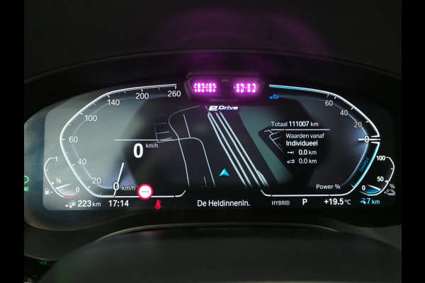 BMW 5 Serie Touring 530e xDrive | Leder | Trekhaak | Camera | Adaptive Cruise | Stoelverwarming | DAB | Carplay