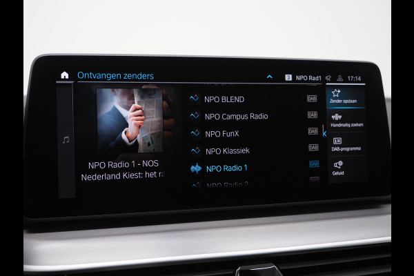 BMW 5 Serie Touring 530e xDrive | Leder | Trekhaak | Camera | Adaptive Cruise | Stoelverwarming | DAB | Carplay