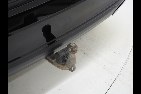 BMW 5 Serie Touring 530e xDrive | Leder | Trekhaak | Camera | Adaptive Cruise | Stoelverwarming | DAB | Carplay