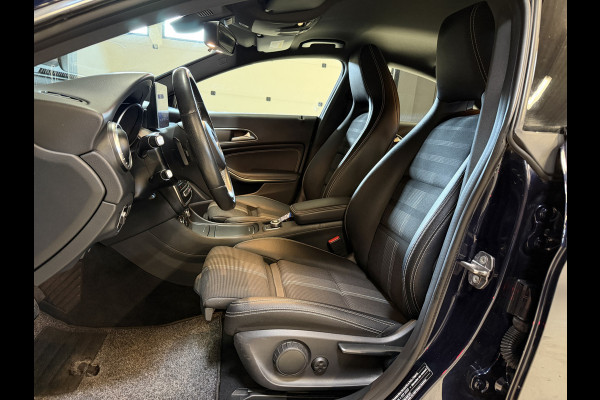Mercedes-Benz CLA-Klasse 180 Business Solution Automaat | Camera | Carplay | AMG Performance stoelen | Navi | Cruise