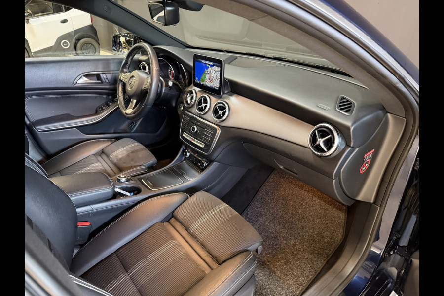Mercedes-Benz CLA-Klasse 180 Business Solution Automaat | Camera | Carplay | AMG Performance stoelen | Navi | Cruise