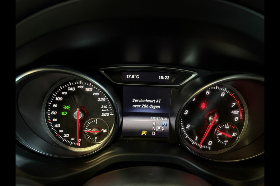 Mercedes-Benz CLA-Klasse 180 Business Solution Automaat | Camera | Carplay | AMG Performance stoelen | Navi | Cruise