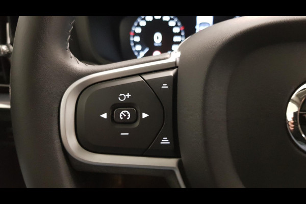 Volvo V60 2.0 B4 197 pk Automaat Momentum Pro Navigatie Climate control Adaptive cruise Control Led DAB Electrisch bedienbare achterklep Parkeer sensoren