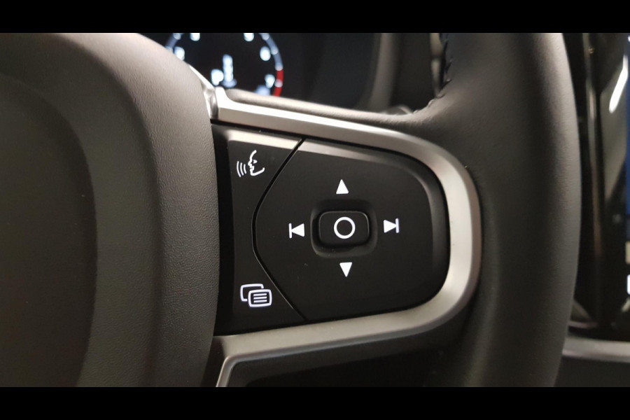 Volvo V60 2.0 B4 197 pk Automaat Momentum Pro Navigatie Climate control Adaptive cruise Control Led DAB Electrisch bedienbare achterklep Parkeer sensoren