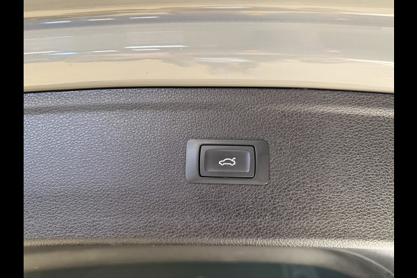 Audi Q5 50 TFSI e quattro 2x S-line | Quantum Grey | Elektr. trekhaak | Sfeerverlichting | Camera | Full LED | 20''