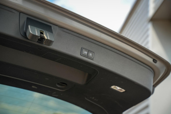 Audi A4 Avant 2.9 TFSI RS 4 quattro Panoramadak Keramisch B&O Leer Cruise Camera CarPlay