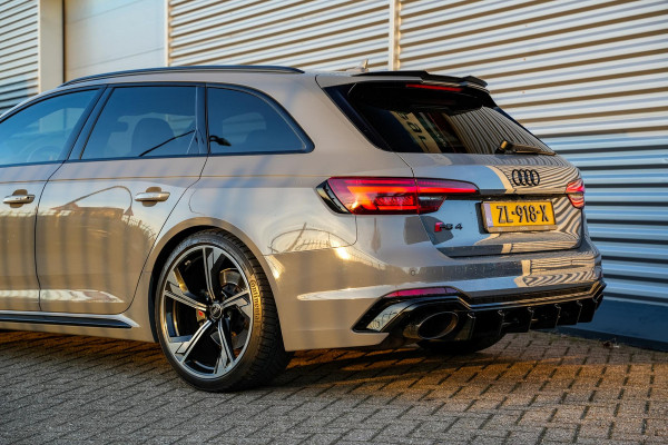Audi A4 Avant 2.9 TFSI RS 4 quattro Panoramadak Keramisch B&O Leer Cruise Camera CarPlay