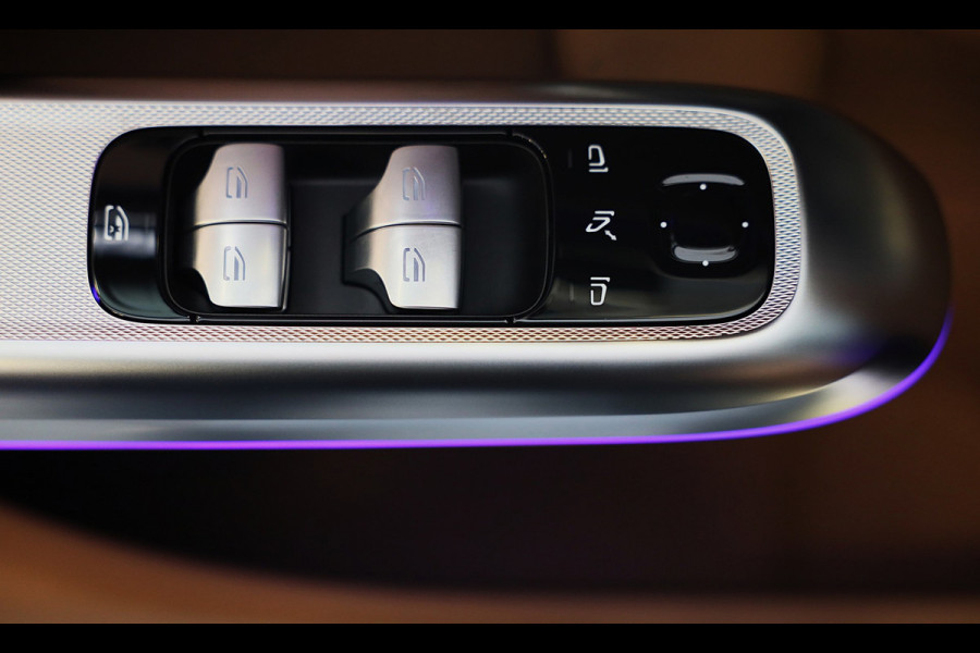 Mercedes-Benz E-Klasse 400 e 4MATIC AMG 53 Look / Hyperscreen / Massage / Burmester / Head Up / Luchtvering / Leder / Pano / 20 In