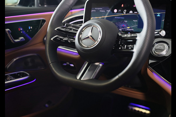 Mercedes-Benz E-Klasse 400 e 4MATIC AMG 53 Look / Hyperscreen / Massage / Burmester / Head Up / Luchtvering / Leder / Pano / 20 In