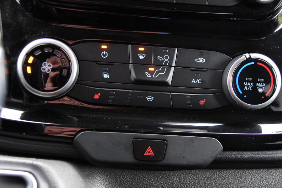 Ford Transit Custom 320 2.0 TDCI L2H1 Limited DC Black Edition Cruise, Carplay, Automaat, 130pk, Sensoren, 2 x Schuifdeur, Stoelverwarming, Uniek!