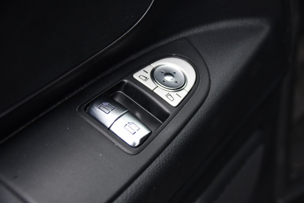 Mercedes-Benz Vito 116 CDI L2 PB Edition Camera, Cruise, Carplay, LED, Automaat, 164pk, Trekhaak, Stoelverwarming, Sensoren, Uniek!