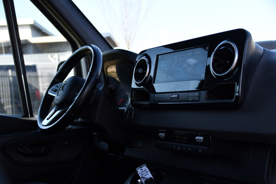 Mercedes-Benz Sprinter 319 V6 3.0 CDI L2H2 DC PB Edition 360 Camera, Adaptieve Cruise, Carplay, 10,5'' Mbux, LED, Standkachel, Stoelverwarming, Multimedia, Uniek!
