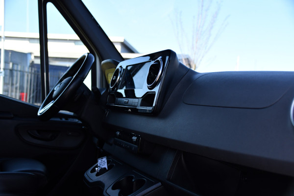 Mercedes-Benz Sprinter 319 V6 3.0 CDI L2H2 DC PB Edition 360 Camera, Adaptieve Cruise, Carplay, 10,5'' Mbux, LED, Standkachel, Stoelverwarming, Multimedia, Uniek!