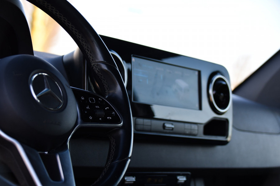Mercedes-Benz Sprinter 319 V6 3.0 CDI L2H2 DC PB Edition 360 Camera, Adaptieve Cruise, Carplay, 10,5'' Mbux, LED, Standkachel, Stoelverwarming, Multimedia, Uniek!