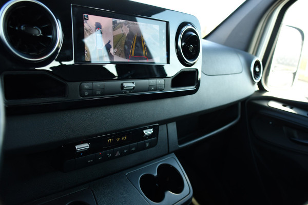 Mercedes-Benz Sprinter 319 V6 3.0 CDI L2H2 DC PB Edition 360 Camera, Adaptieve Cruise, Carplay, 10,5'' Mbux, LED, Standkachel, Stoelverwarming, Multimedia, Uniek!