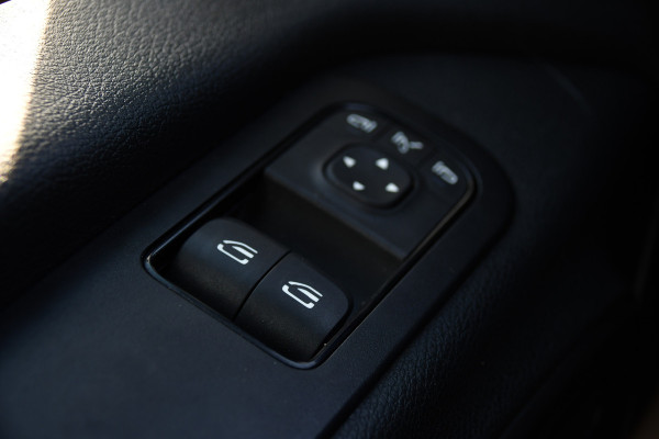 Mercedes-Benz Sprinter 319 V6 3.0 CDI L2H2 DC PB Edition 360 Camera, Adaptieve Cruise, Carplay, 10,5'' Mbux, LED, Standkachel, Stoelverwarming, Multimedia, Uniek!