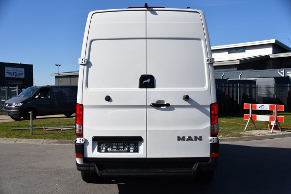 MAN TGE 30 2.0 L3H3 PB Edition Camera, Carplay, Automaat, LED, Automaat, 140pk, Multimedia, Uniek!