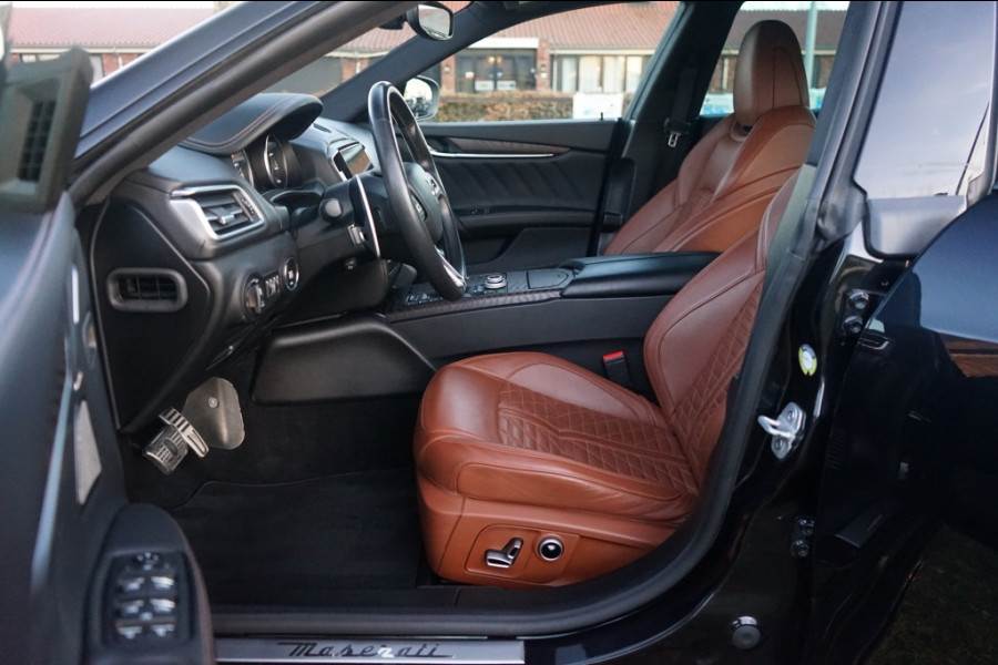 Maserati Ghibli 2.0 MHEV GranSport GT 330PK Pano/B&W/21"/Sport-seats/Full-Nero