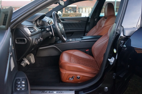 Maserati Ghibli 2.0 MHEV GranSport GT 330PK Pano/B&W/21"/Sport-seats/Full-Nero