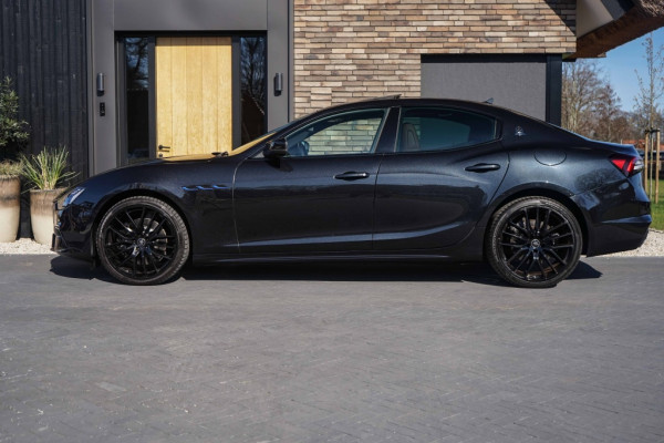 Maserati Ghibli 2.0 MHEV GranSport GT 330PK Pano/B&W/21"/Sport-seats/Full-Nero