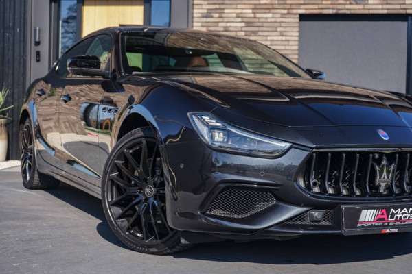 Maserati Ghibli 2.0 MHEV GranSport GT 330PK Pano/B&W/21"/Sport-seats/Full-Nero