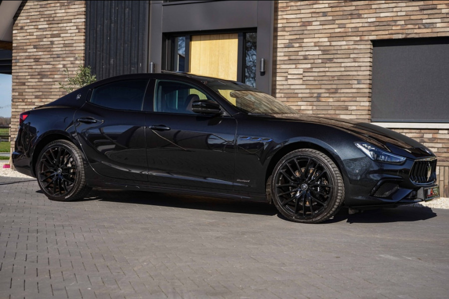Maserati Ghibli 2.0 MHEV GranSport GT 330PK Pano/B&W/21"/Sport-seats/Full-Nero