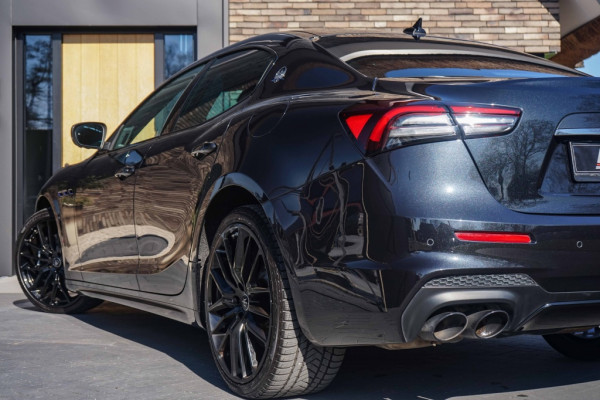 Maserati Ghibli 2.0 MHEV GranSport GT 330PK Pano/B&W/21"/Sport-seats/Full-Nero