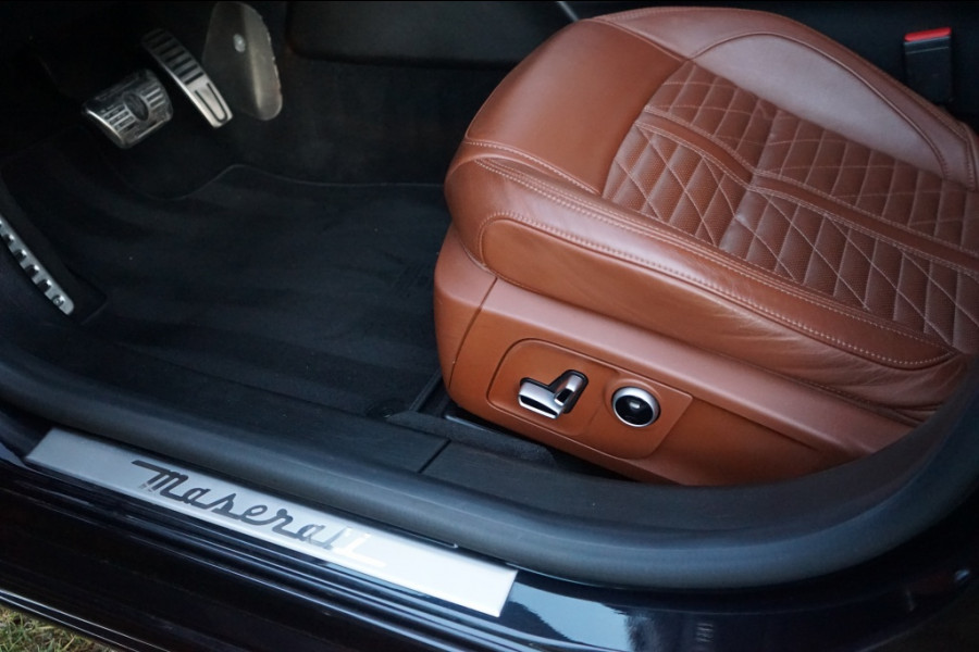 Maserati Ghibli 2.0 MHEV GranSport GT 330PK Pano/B&W/21"/Sport-seats/Full-Nero