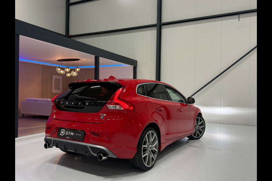 Volvo V40 2.0 T4 Business Sport R-Design Navi Pano Nap Pdc Camera Cruise Leder Stoelverw.