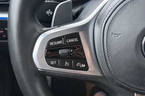 BMW 3-serie 330e eDrive Edition M Sport (HARMAN/KARDON, M-PAKKET, STOELVERWAMRING, DEALER ONDERHOUDEN)