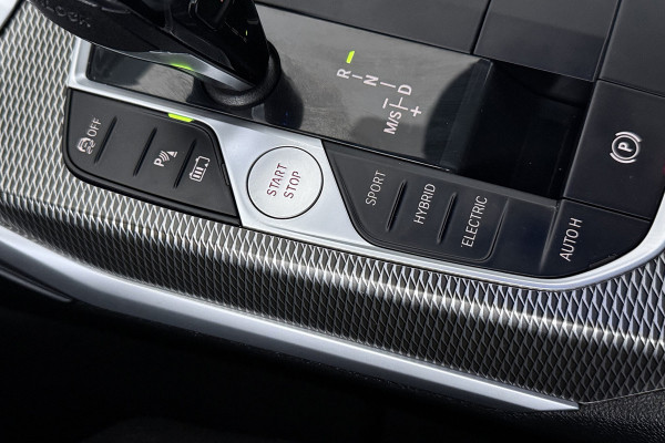 BMW 3-serie 330e eDrive Edition M Sport (HARMAN/KARDON, M-PAKKET, STOELVERWAMRING, DEALER ONDERHOUDEN)