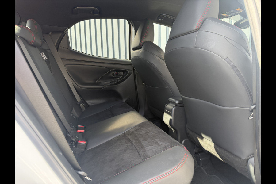 Toyota Yaris 1.5 Hybrid GR Sport / Bi tone | Head-up | BSM | Rijklaar!!