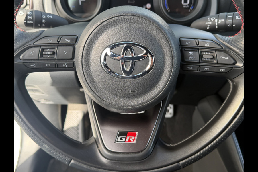 Toyota Yaris 1.5 Hybrid GR Sport / Bi tone | Head-up | BSM | Rijklaar!!