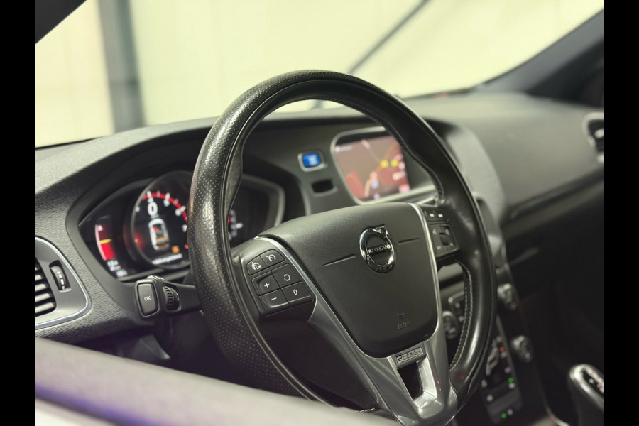 Volvo V40 2.0 T4 Business Sport R-Design Navi Pano Nap Pdc Camera Cruise Leder Stoelverw.