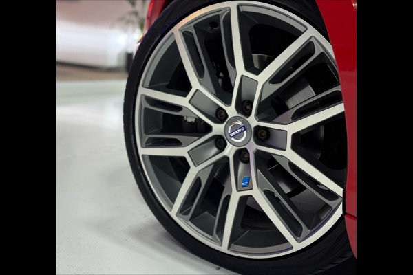 Volvo V40 2.0 T4 Business Sport R-Design Navi Pano Nap Pdc Camera Cruise Leder Stoelverw.