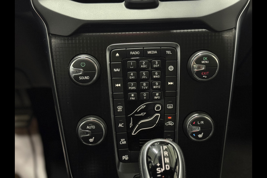 Volvo V40 2.0 T4 Business Sport R-Design Navi Pano Nap Pdc Camera Cruise Leder Stoelverw.