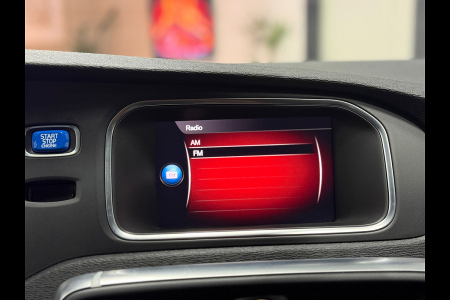 Volvo V40 2.0 T4 Business Sport R-Design Navi Pano Nap Pdc Camera Cruise Leder Stoelverw.