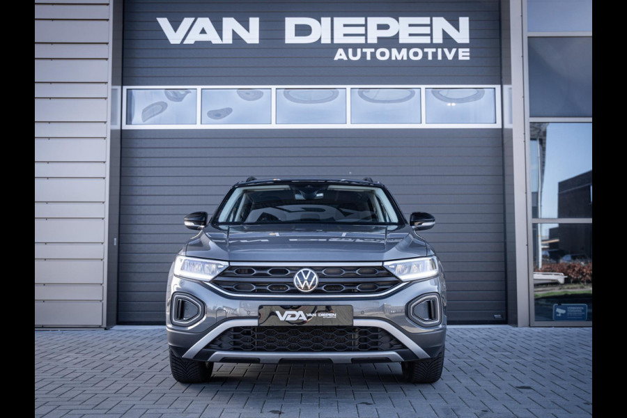Volkswagen T-Roc 1.5 TSI Life - ACC l Apple Cplay l Camera l Navigatie